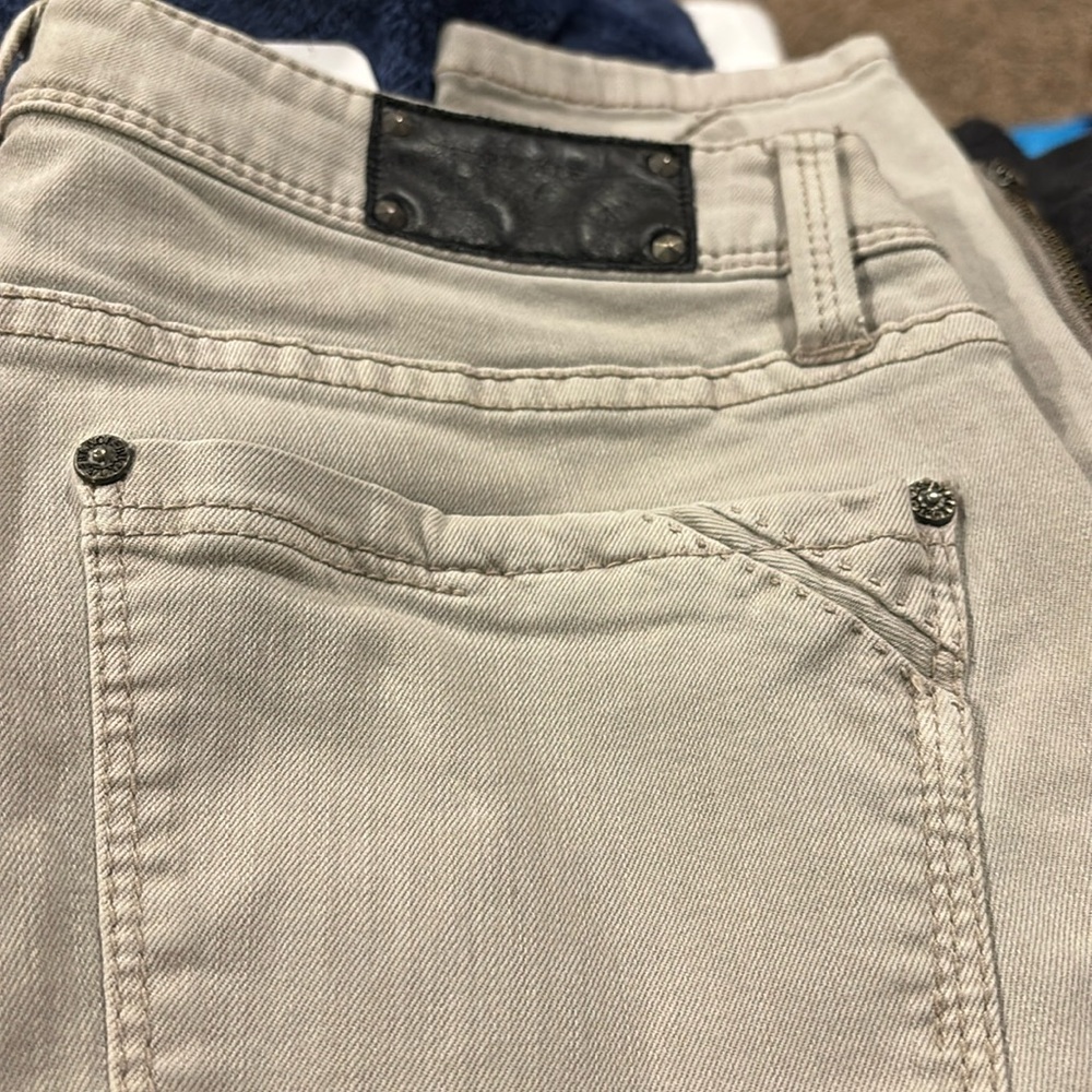 Buckle Black khaki 27 x 27 jeans